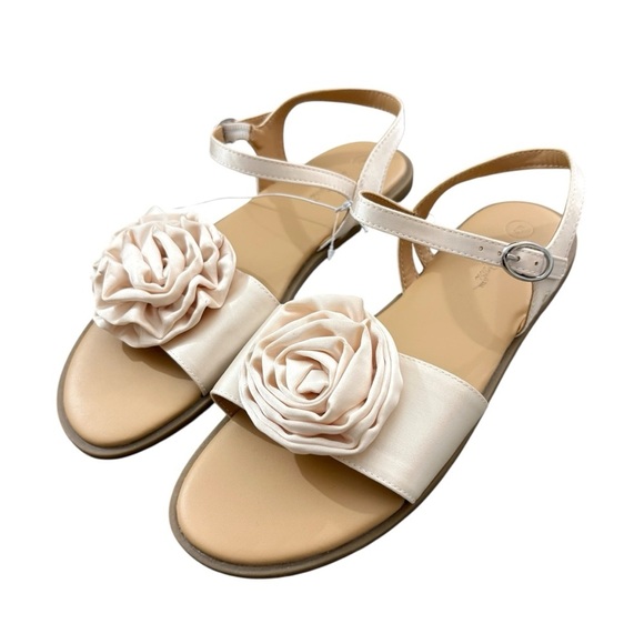 Cat & Jack Other - NWT Cat & Jack Rosette Sandals